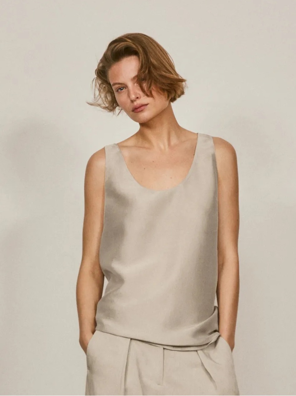 Massimo Dutti Silk Sleeveless Scoop Neck Tank Top in Light Beige